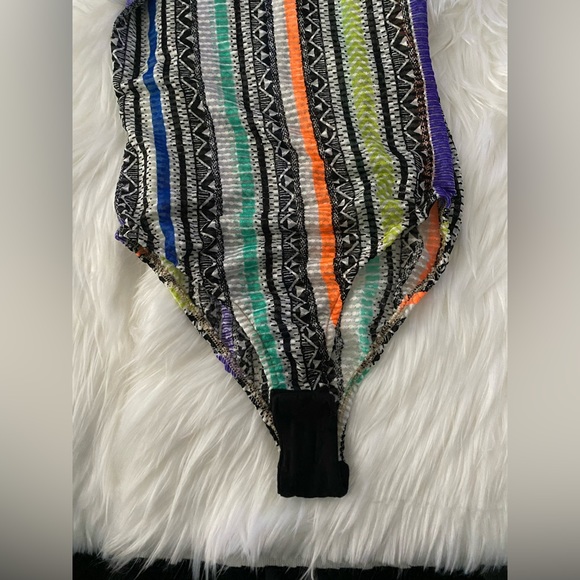 Women’s Patterned Body Suit - Picture 9 of 9